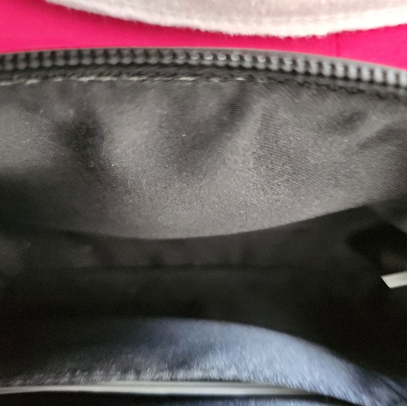 Nwt Coach wristlet, signature color/pattern - Picture 7 of 7